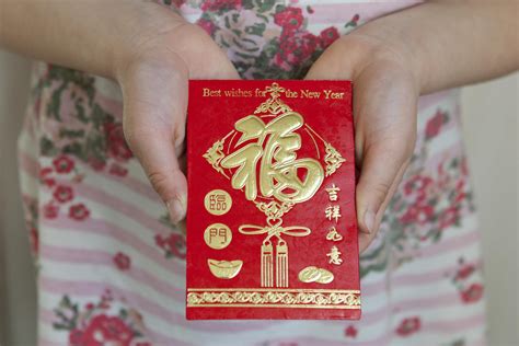 red envelopes chinese new year